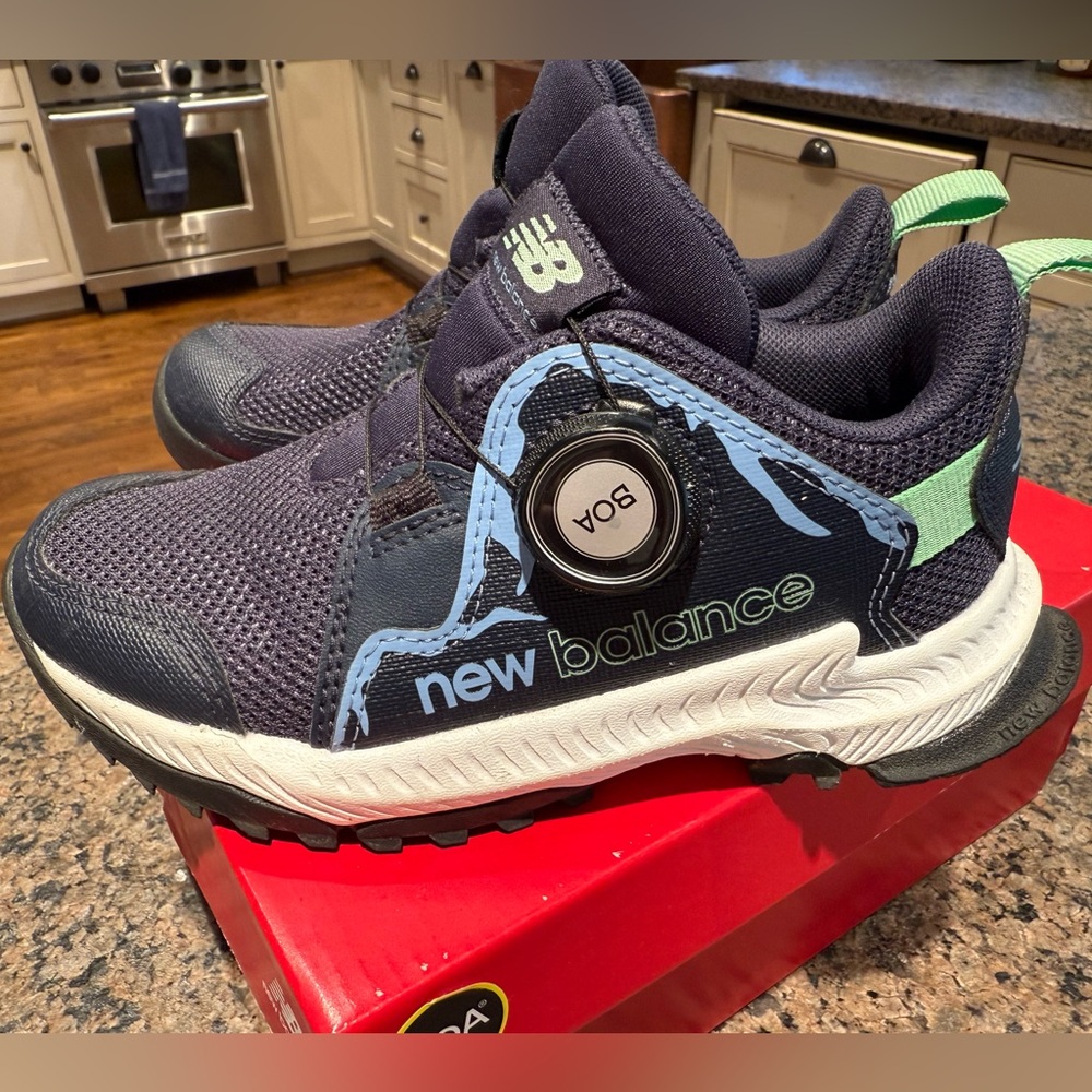 Kids New Balance DynaSoft Trail Magic BOA size 12